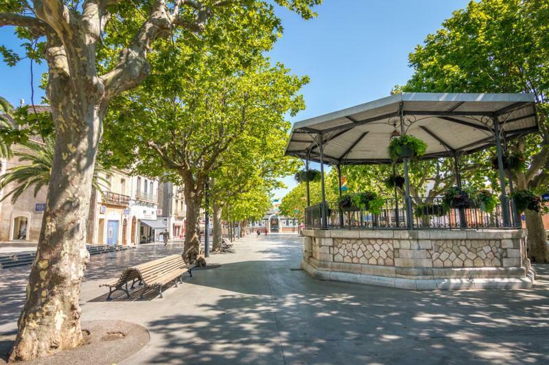 13 Rue De La Pyramide Bel Meze